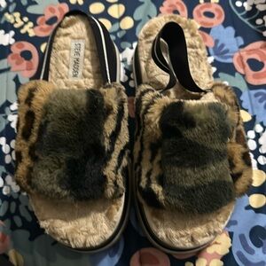 Steve Madden Alvaro Platform Leopard Faux Fur Sandals Slippers 8